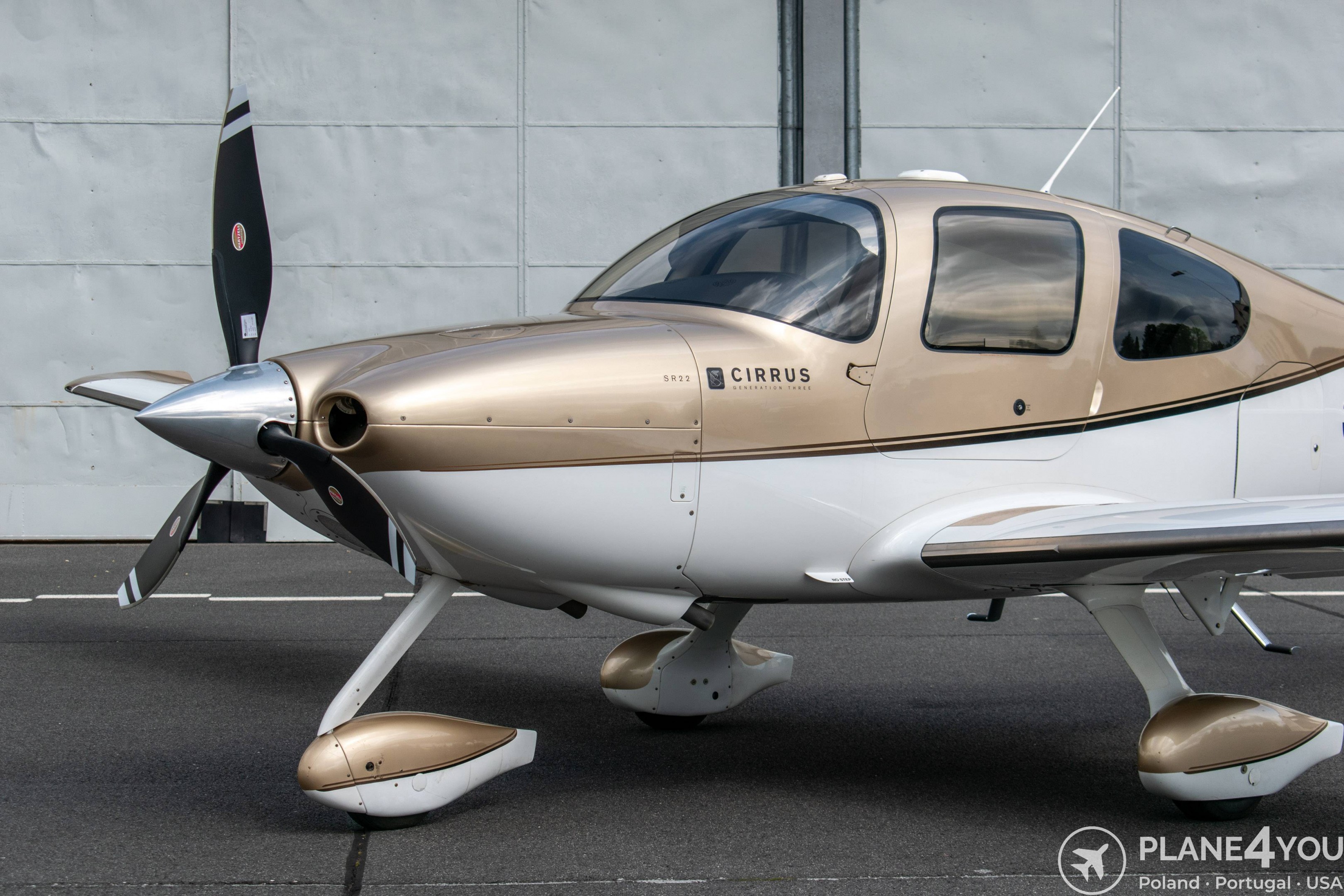 2008 Cirrus SR22 G3 GTS X, photo 3