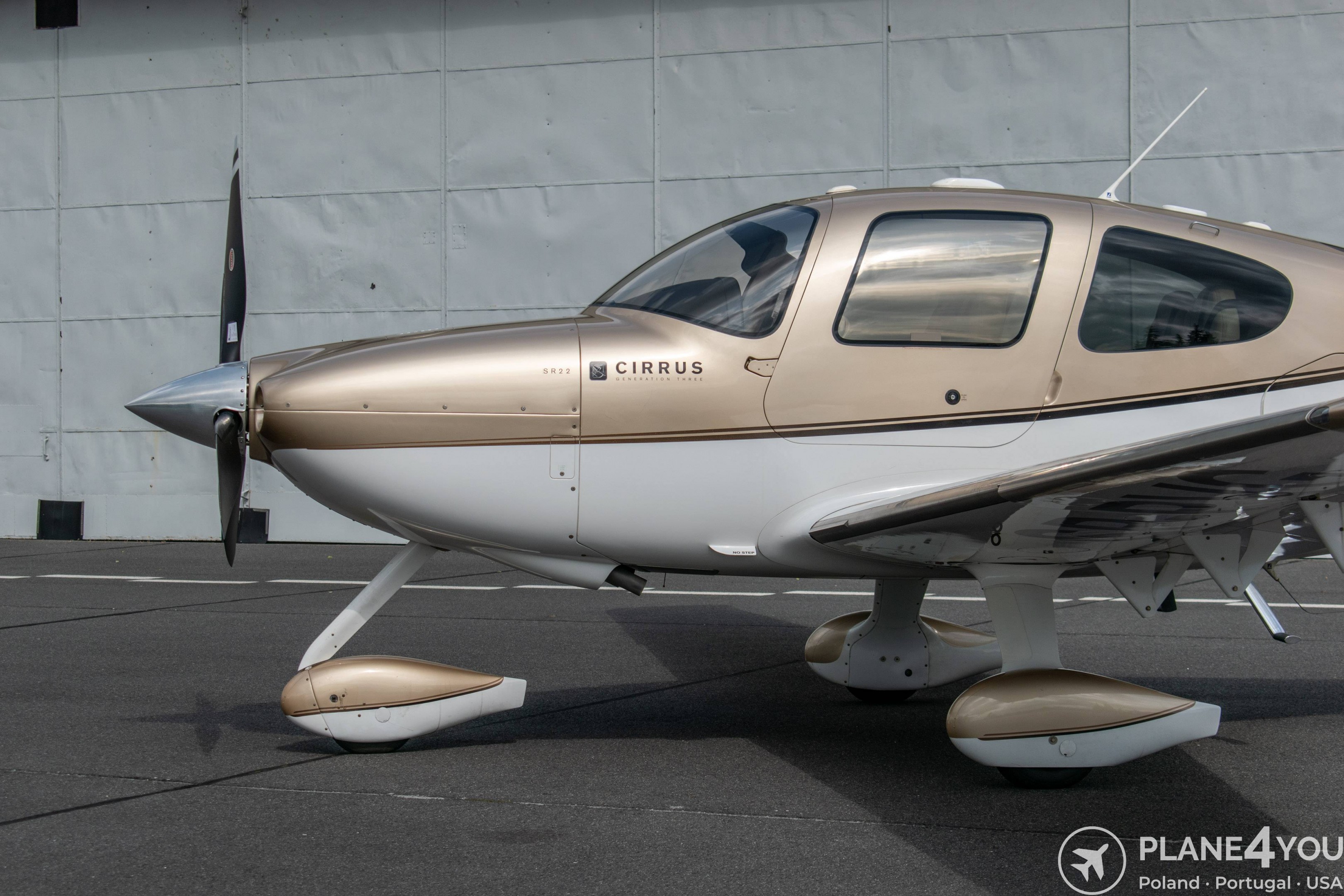 2008 Cirrus SR22 G3 GTS X, photo 4
