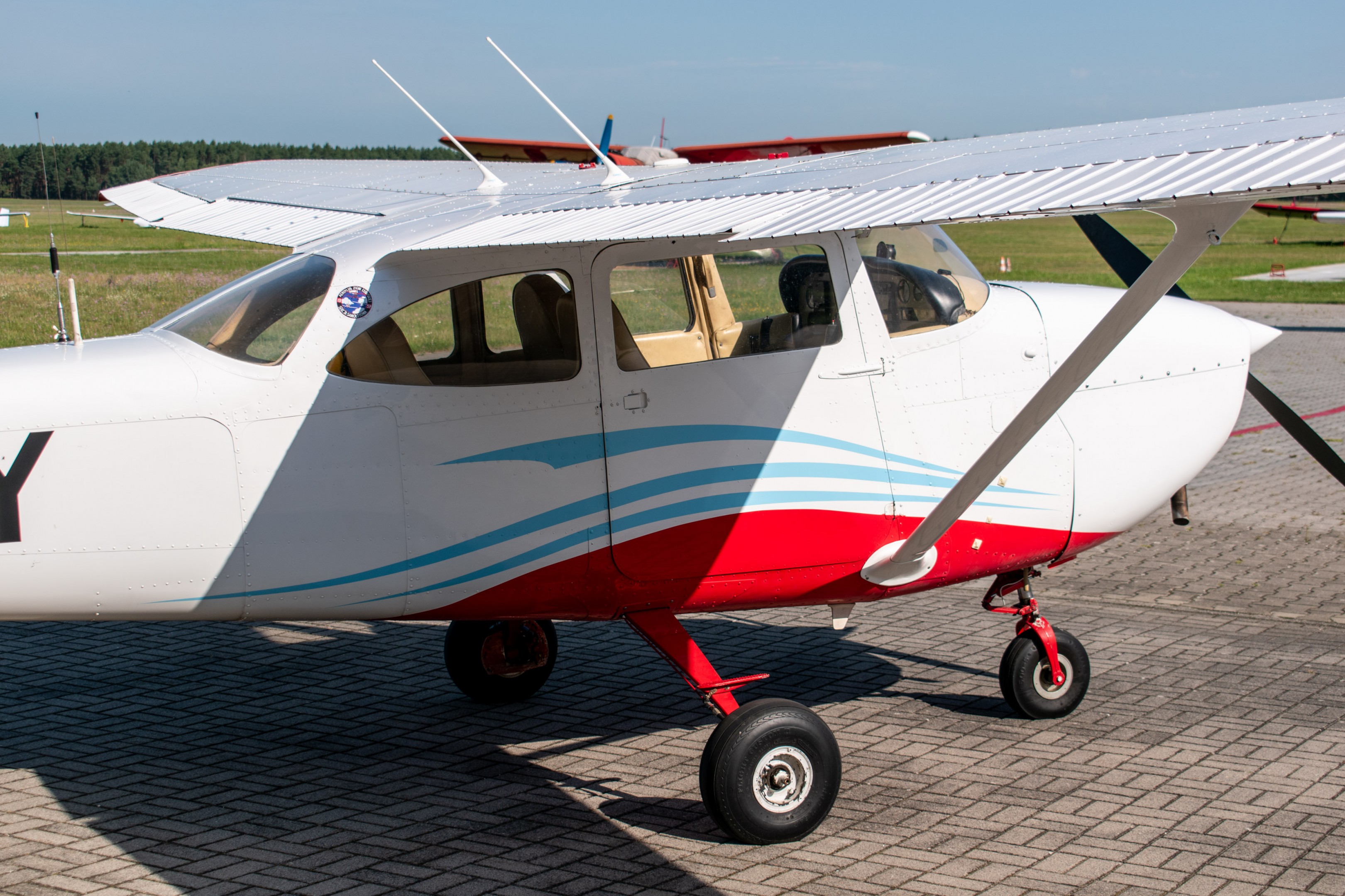 1967 Cessna F172H, photo 13