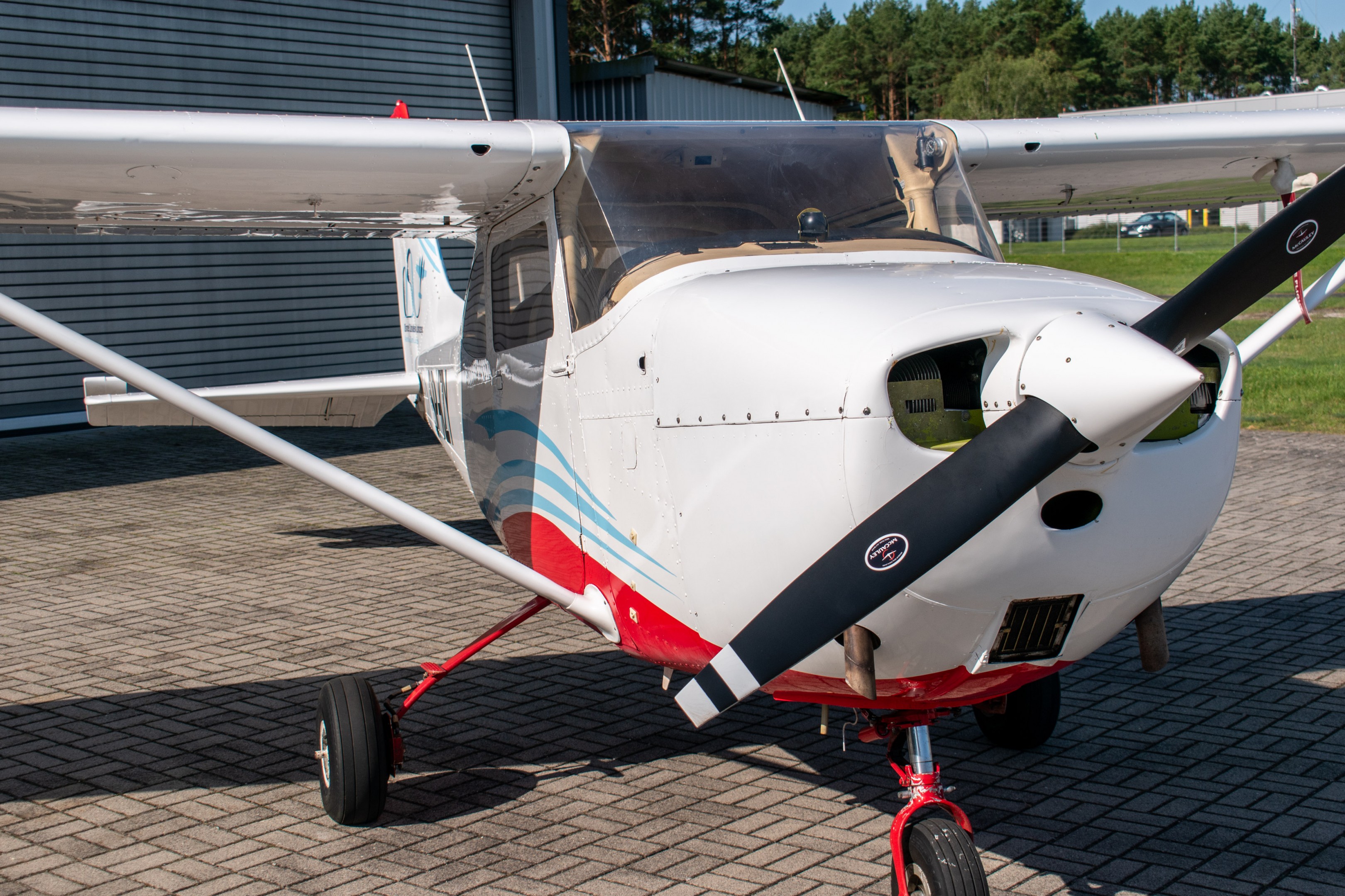 1967 Cessna F172H, photo 18