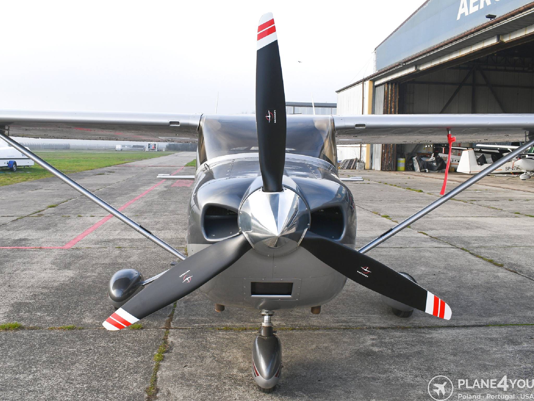 2005 Cessna 182T, photo 2