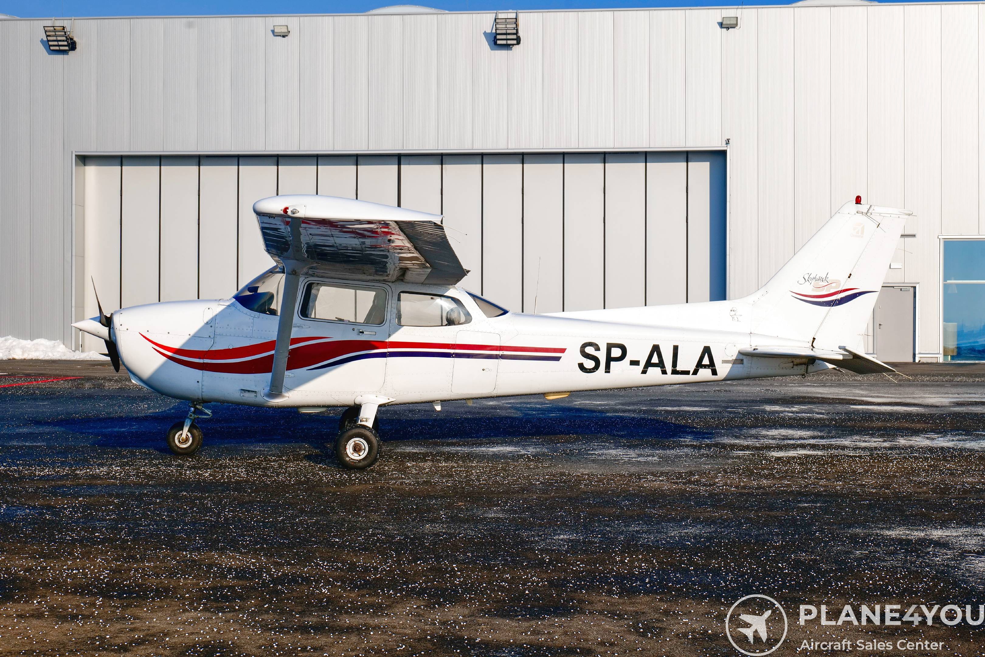 1999 Cessna 172S Skyhawk, photo 3