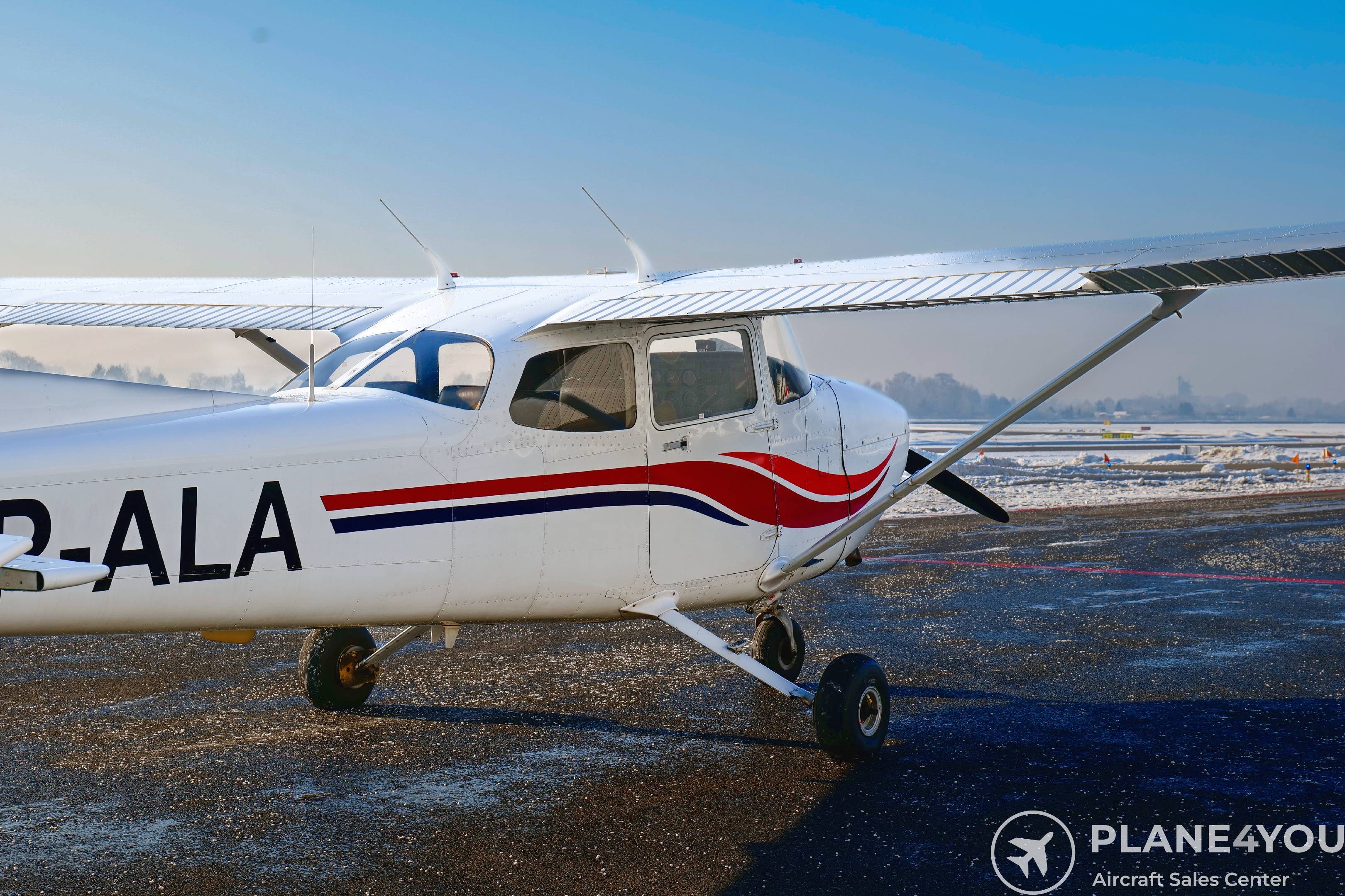1999 Cessna 172S Skyhawk, photo 10