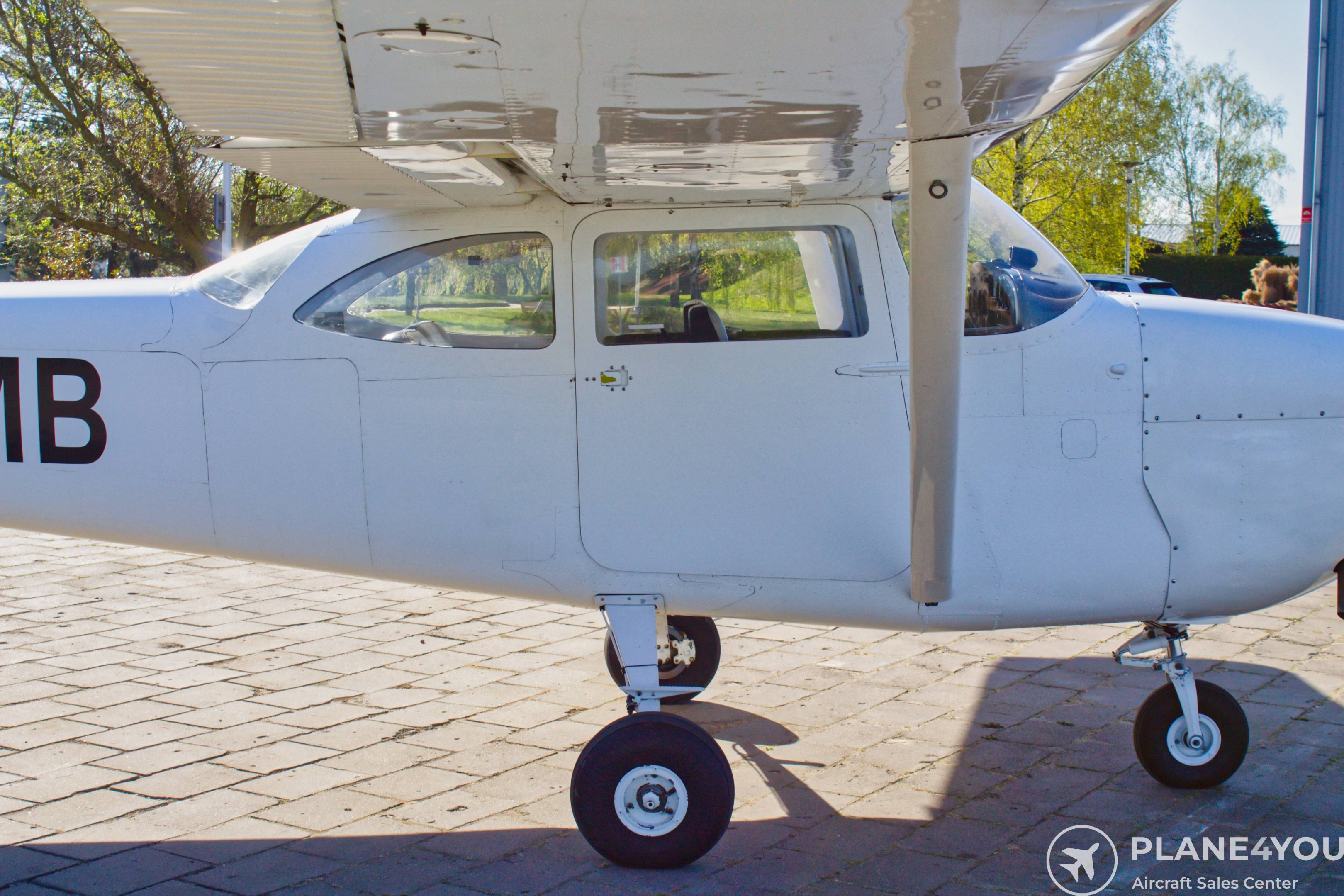 1965 Cessna F172G, photo 16