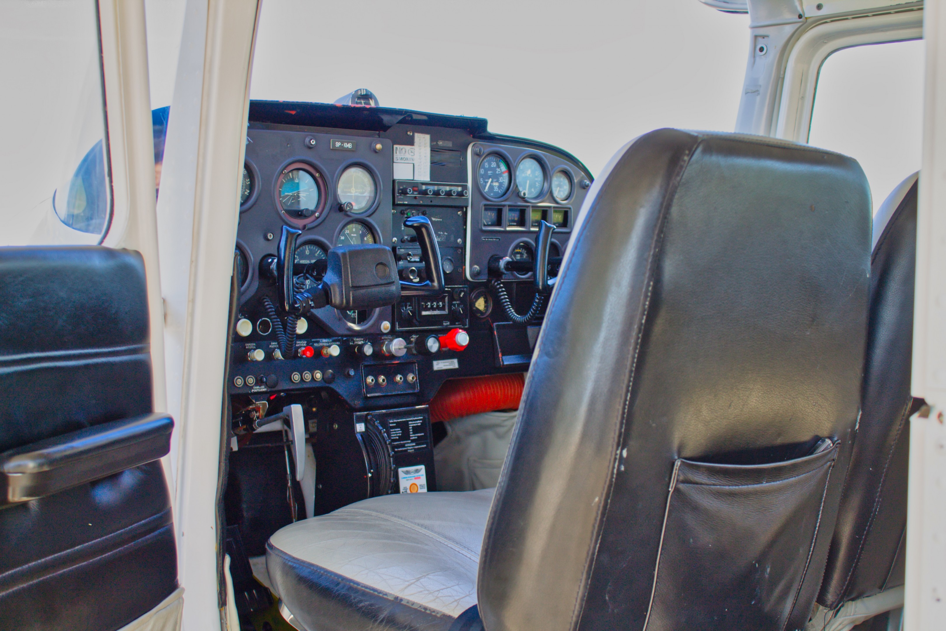 1965 Cessna F172G, photo 17