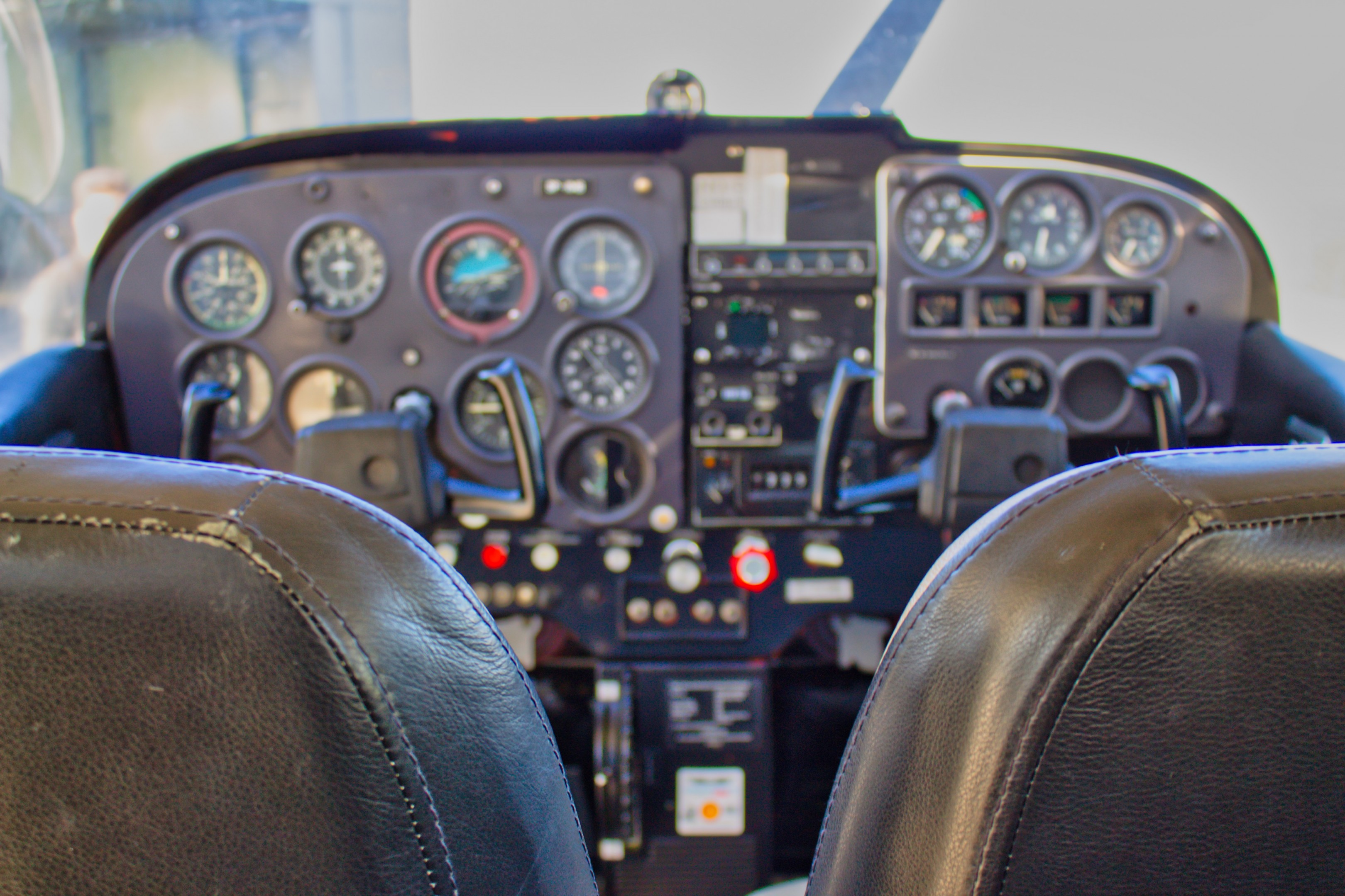 1965 Cessna F172G, photo 23