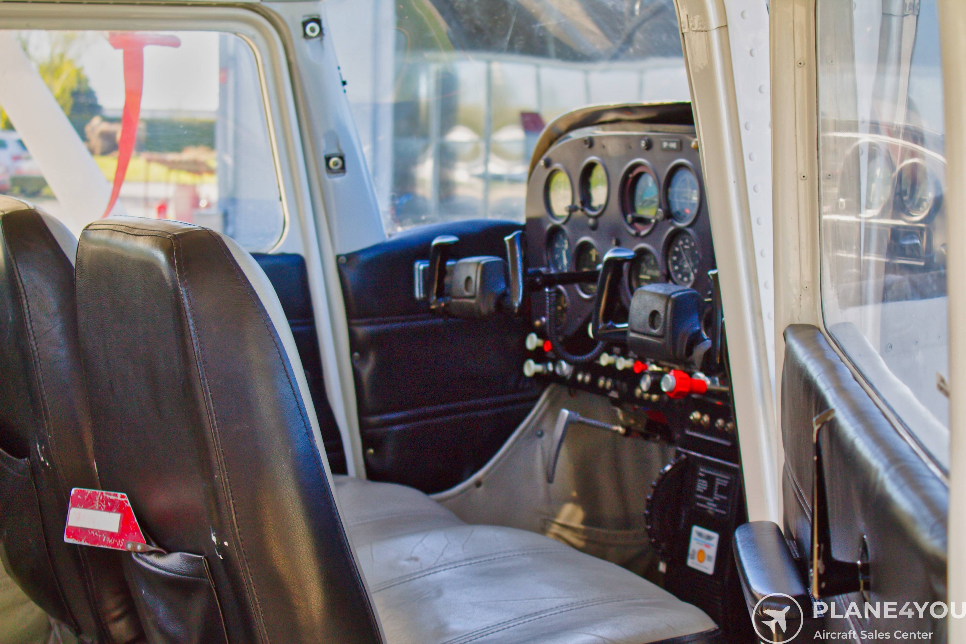 1965 Cessna F172G, photo 28
