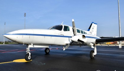 CESSNA 402B SP-FTD PHOTO