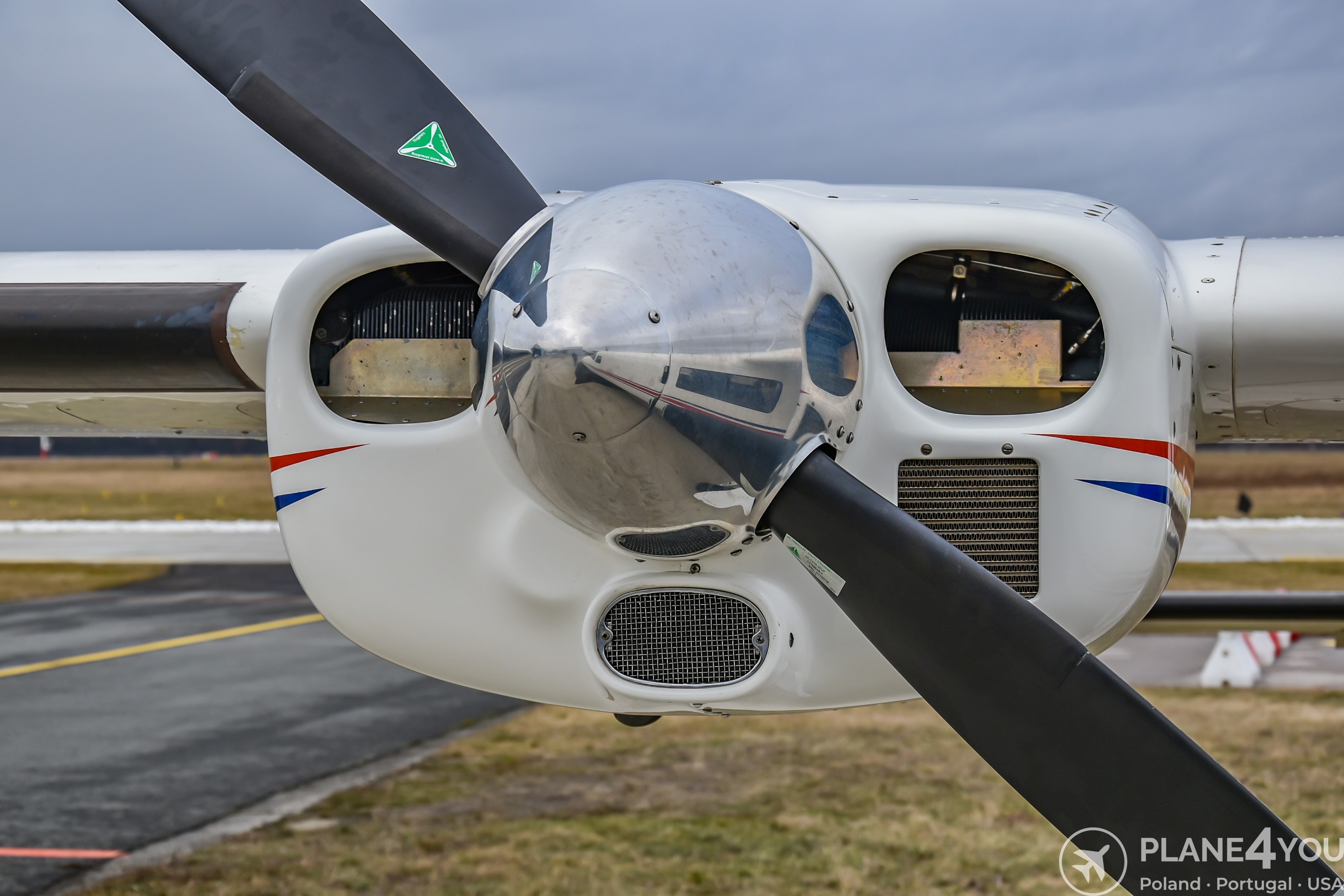 2011 Vulcanair P68.R Victor, photo 30