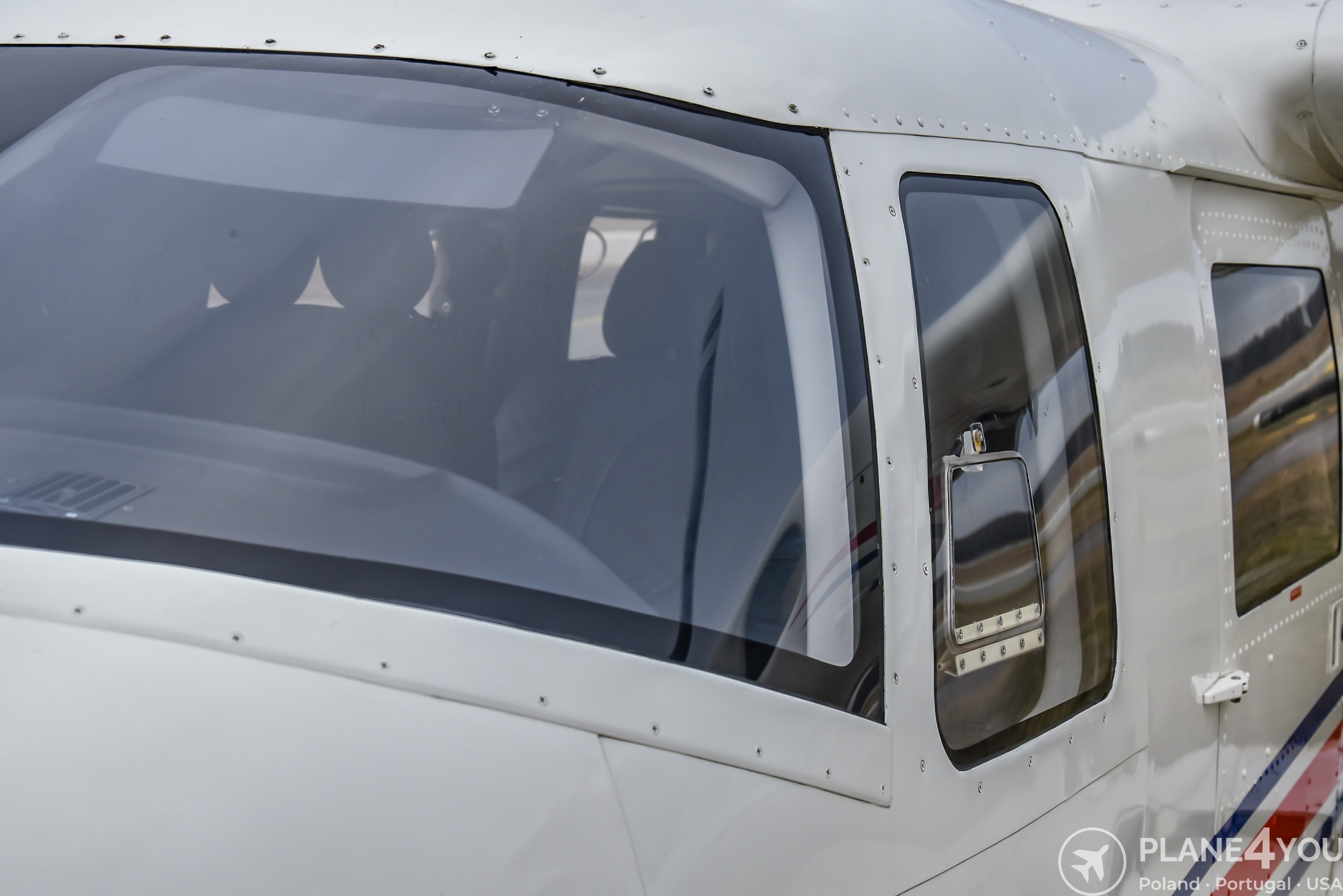 2011 Vulcanair P68.R Victor, photo 48
