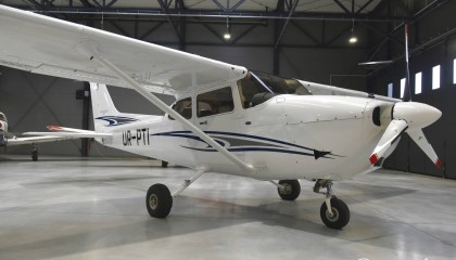 Cessna 172S Centurion UR-PTI