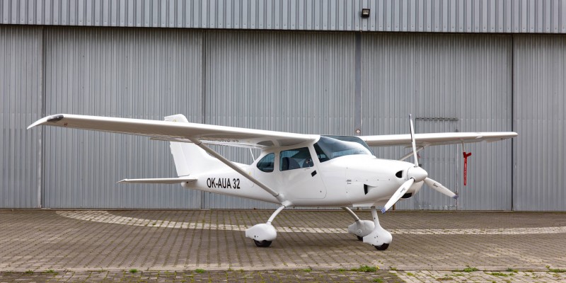 TL-3000 Sirius OK-AUA32