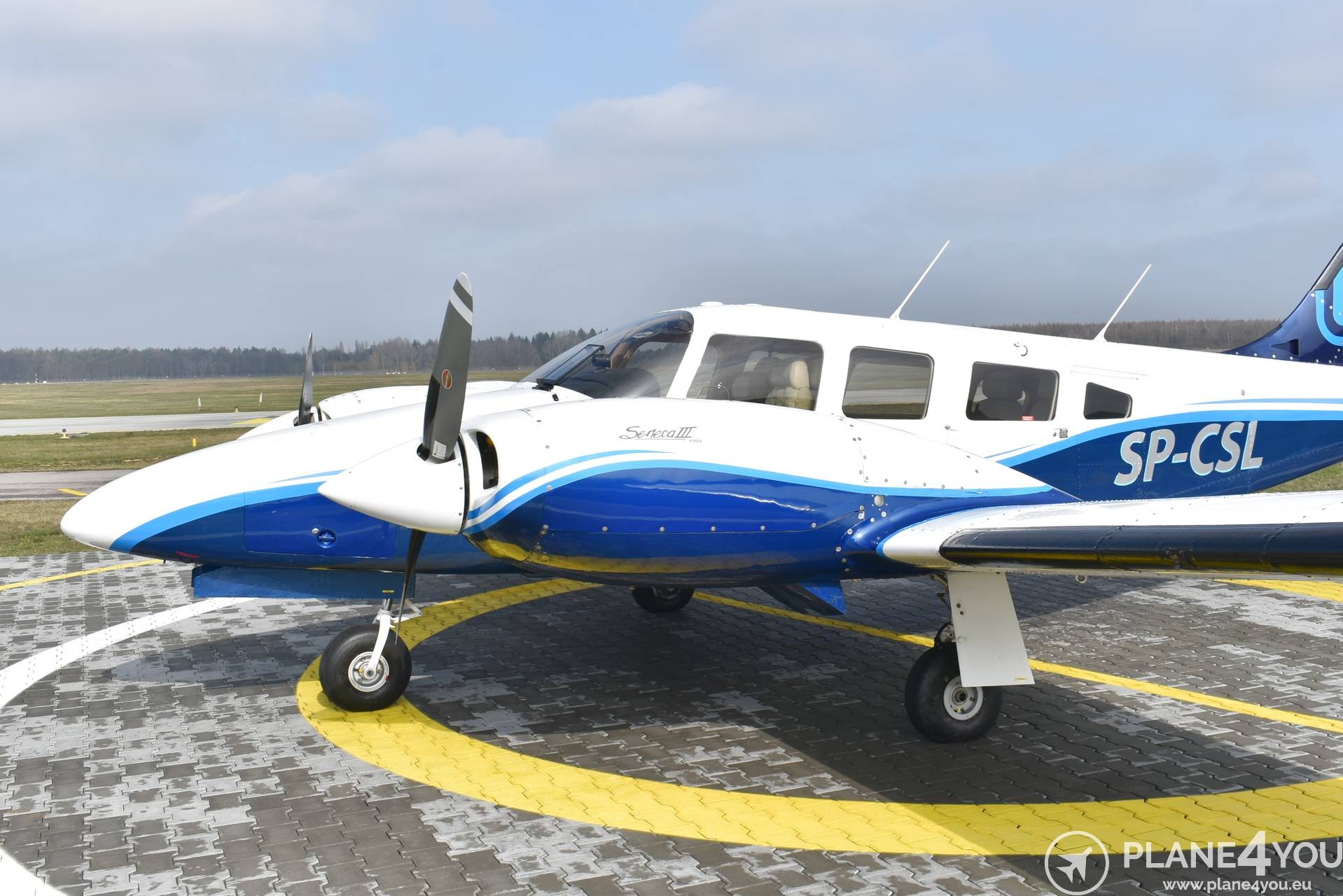 1981 Piper PA34 Seneca III, photo 2