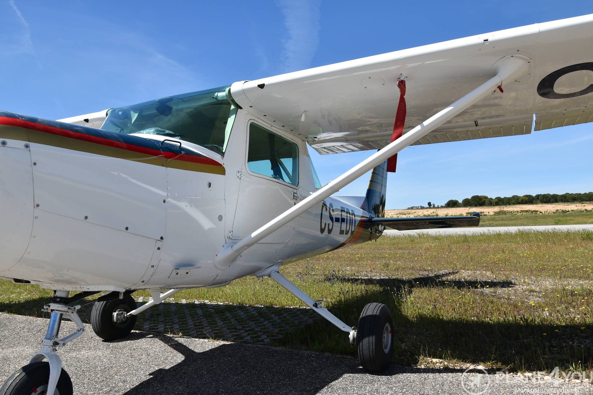 1978 Cessna 152, photo 2