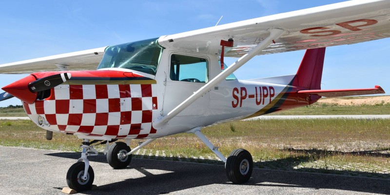 Cessna F152 Aerobat SP-UPP