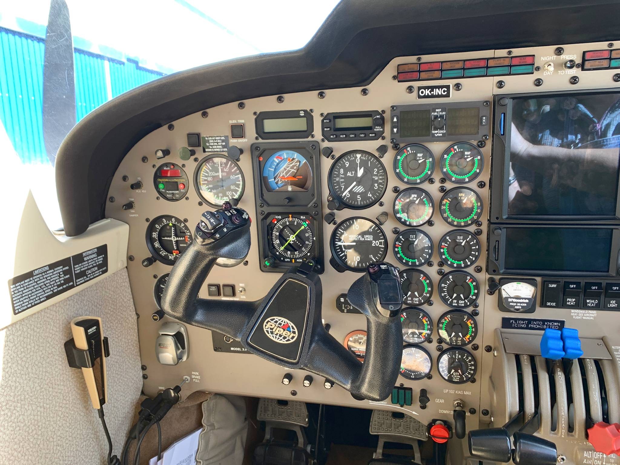 2001 Piper PA34 220T Seneca V, photo 6