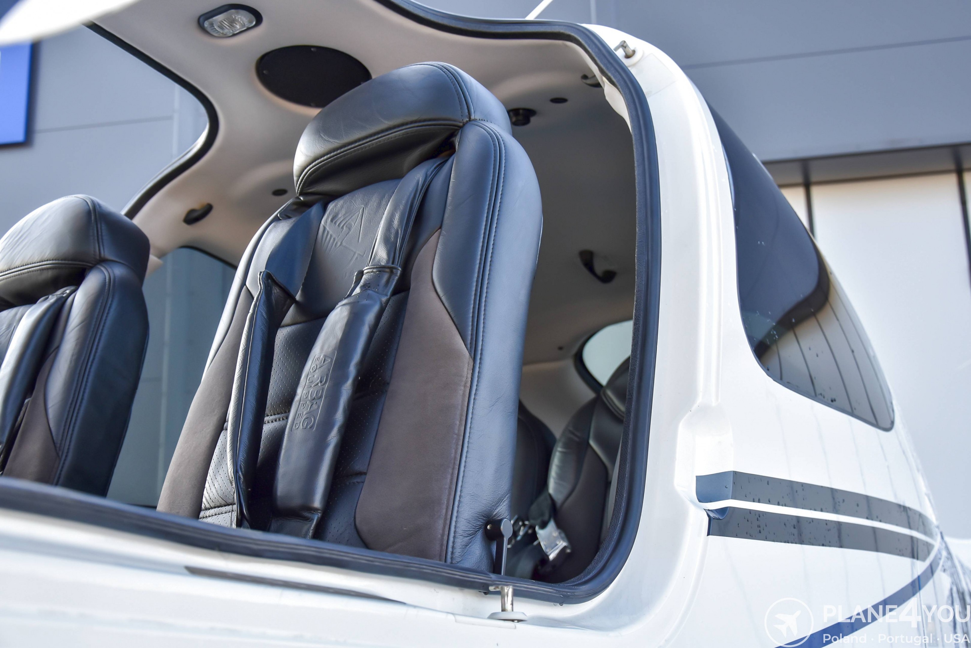 2010 Cirrus SR22 G3, photo 24