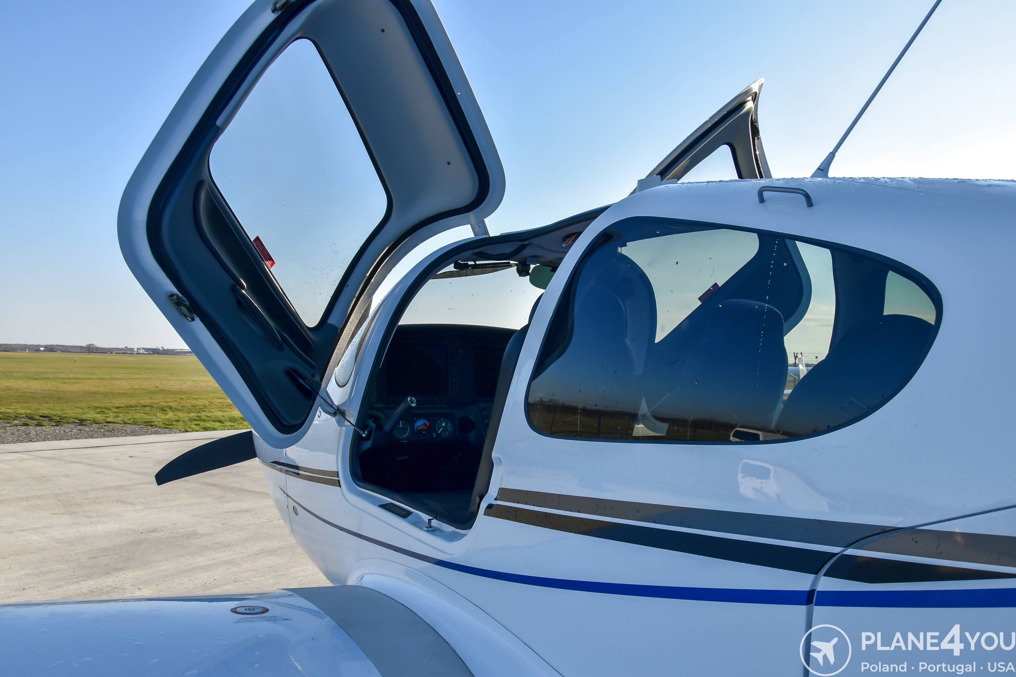 2010 Cirrus SR22 G3, photo 27