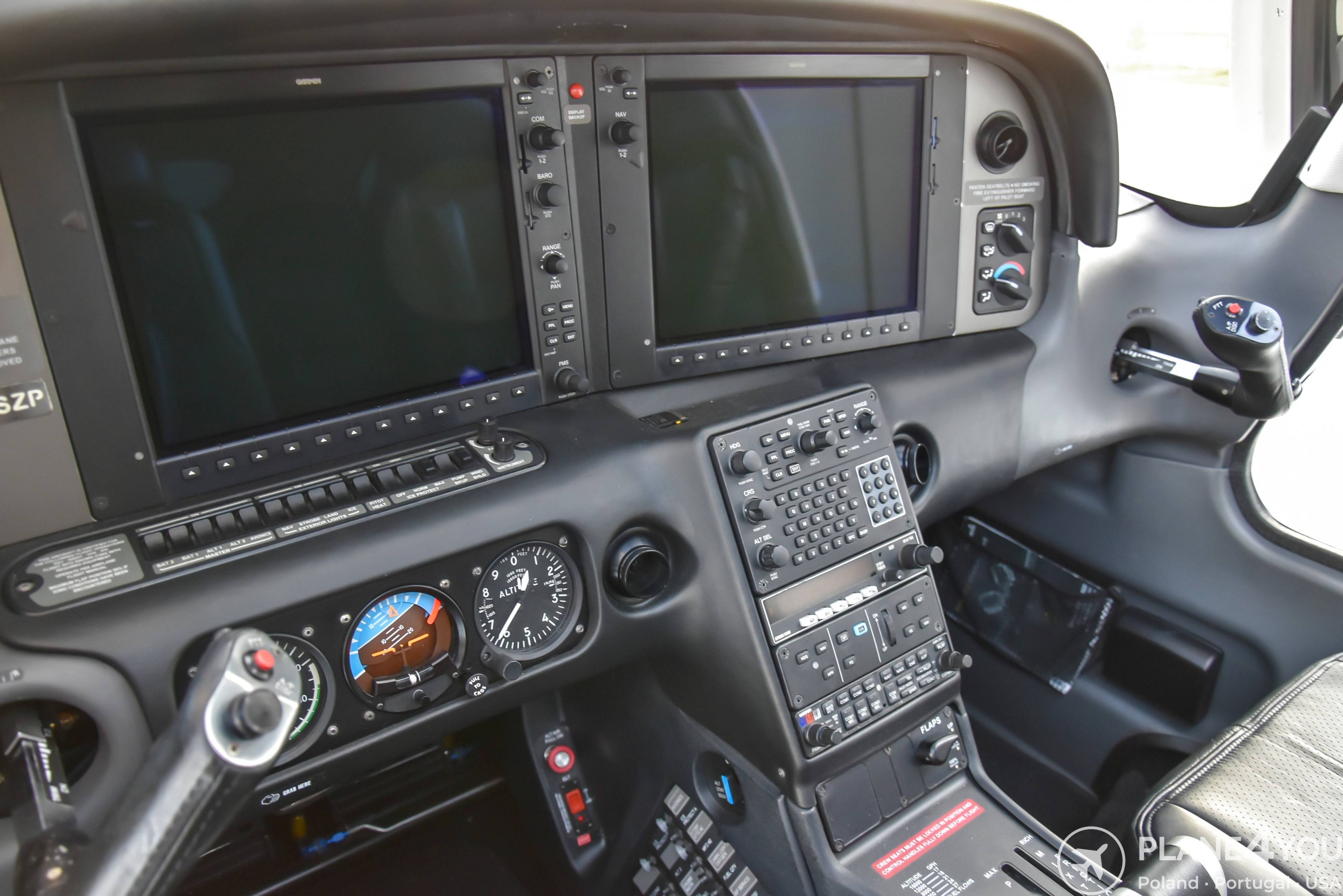2010 Cirrus SR22 G3, photo 32